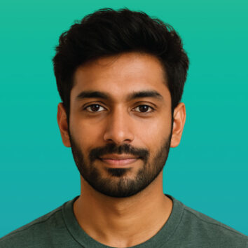 Focused man with short beard and dark hair – Jiten, SEO Specialist at FXL7