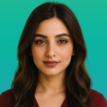 Confident woman with long wavy hair – Mahi, SEO Analyst at FXL7